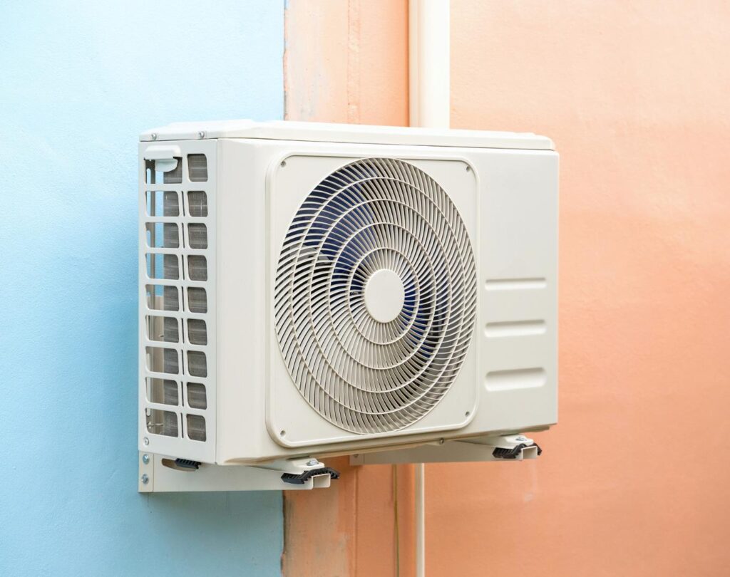 Reliable HVAC contractor in Largo, FL providing expert air conditioning and heating solutions